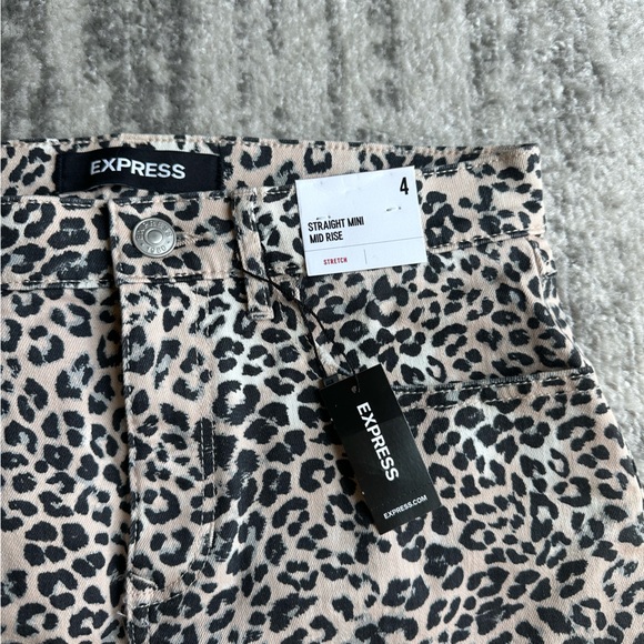 EXPRESS NWT Women’s Leopard Cheetah Print Denim Straight Mini Skirt, Size 4 - Picture 3 of 4